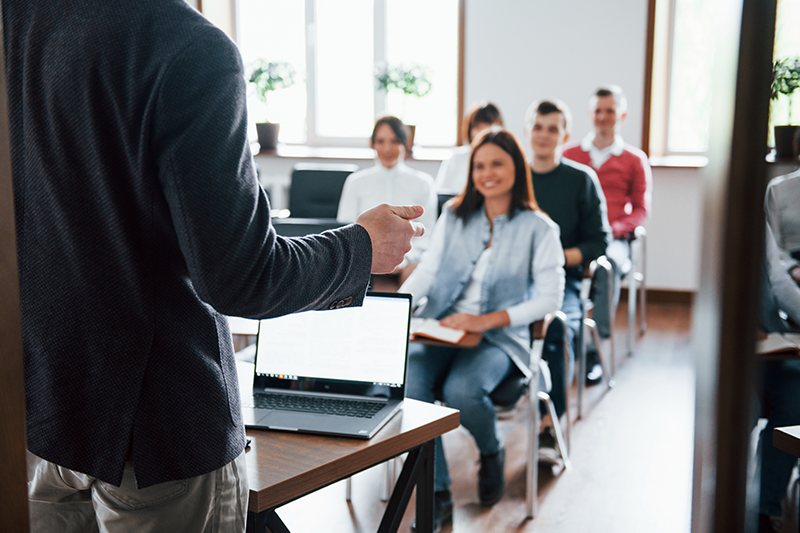 STEM y soft skills- claves en la formación para el empleo durante la transición digital